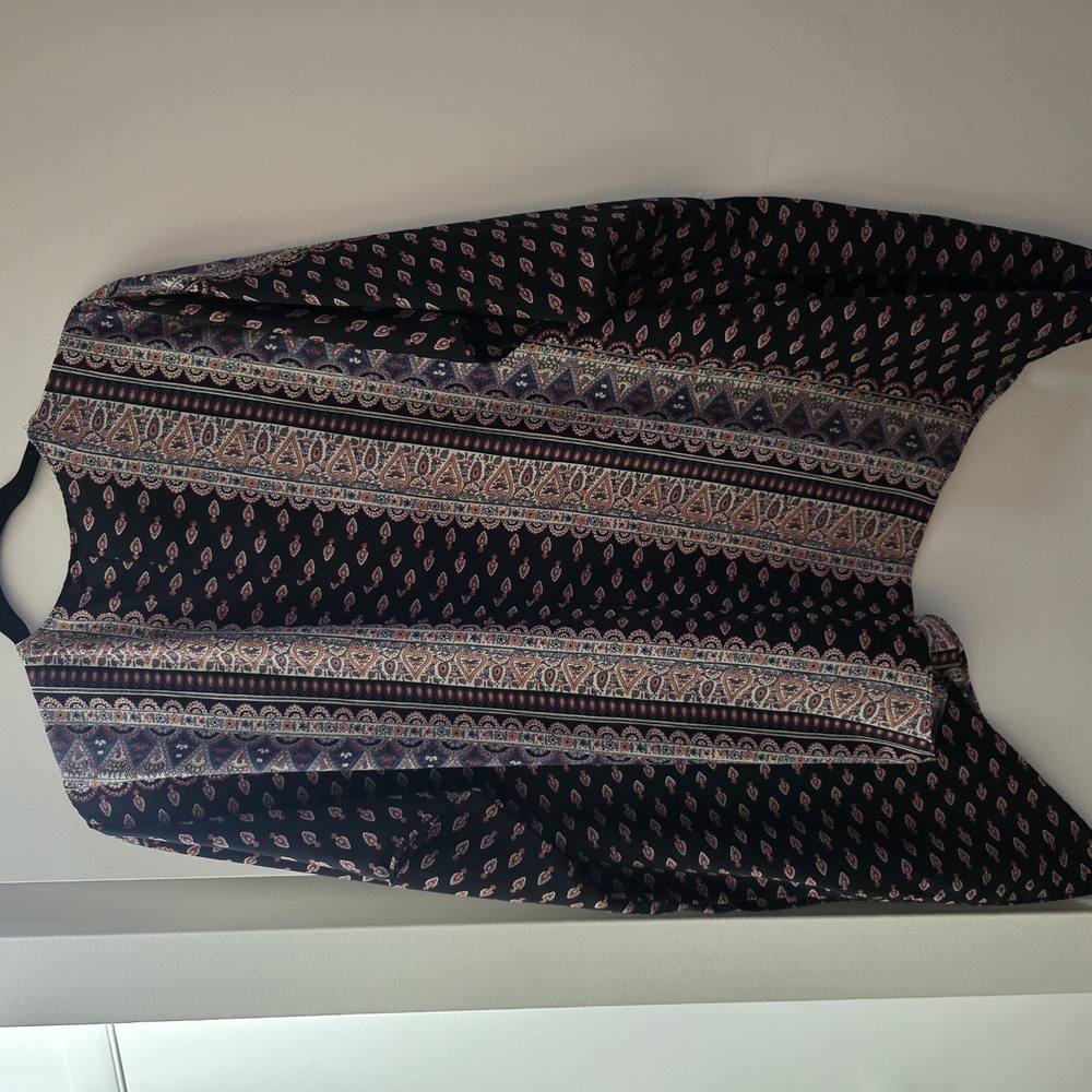 Black And Pink Patterned Blouse - image 3